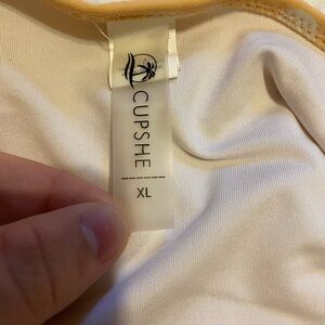 Cupshe Cream and Tan Swimsuit XL